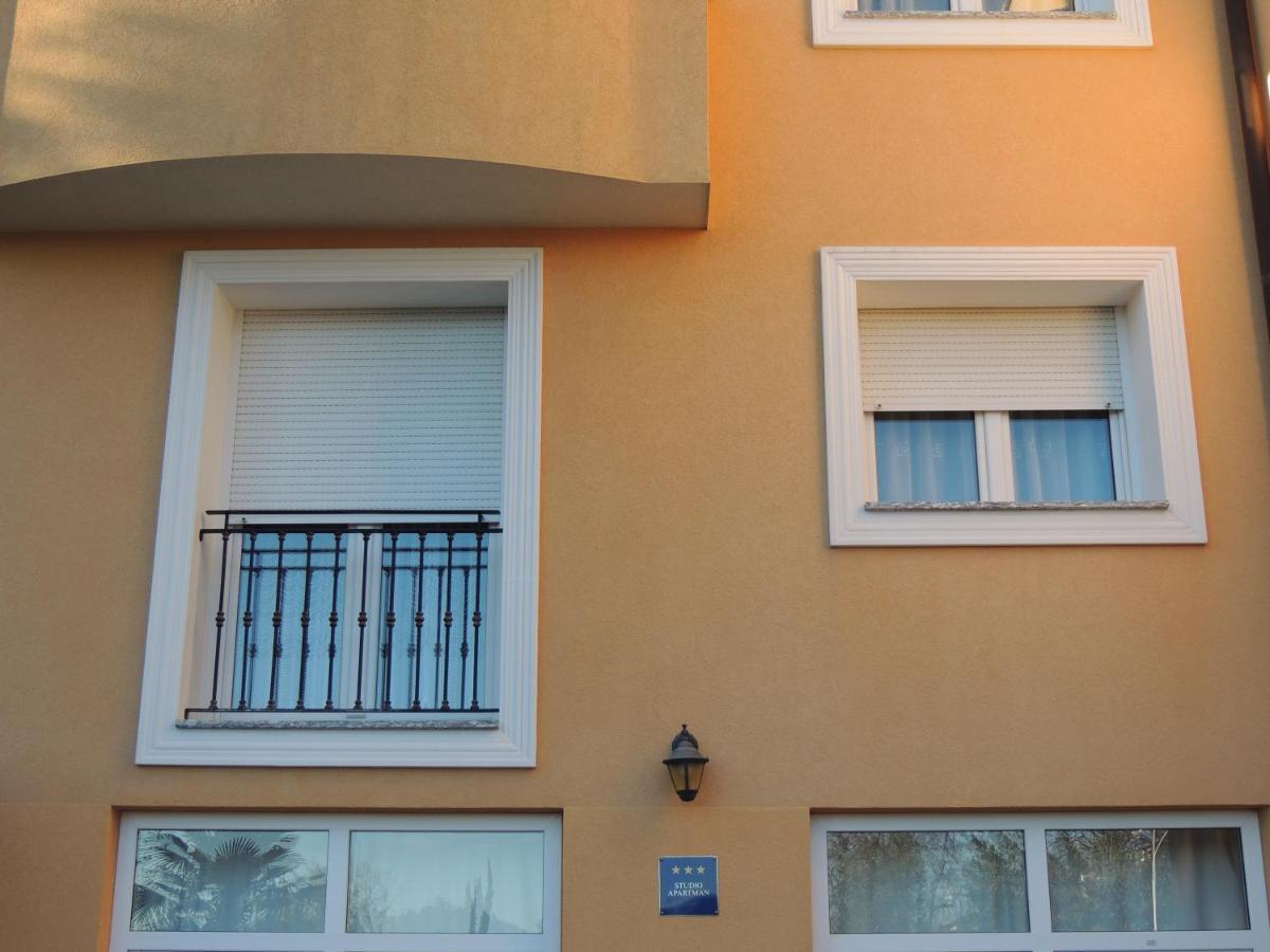 Apartma Nelly *